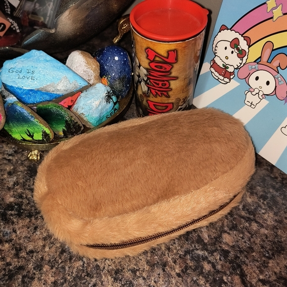 Brown Capybara makeup pencil case handheld fuzzy purse zipper women's cute - Picture 3 of 4